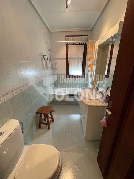 Foto d30b0cbb-d725-4c1a-bb95-2aa35e9db9fd. Chalet en carretera uruñuela 25 chalet individual en Nájera