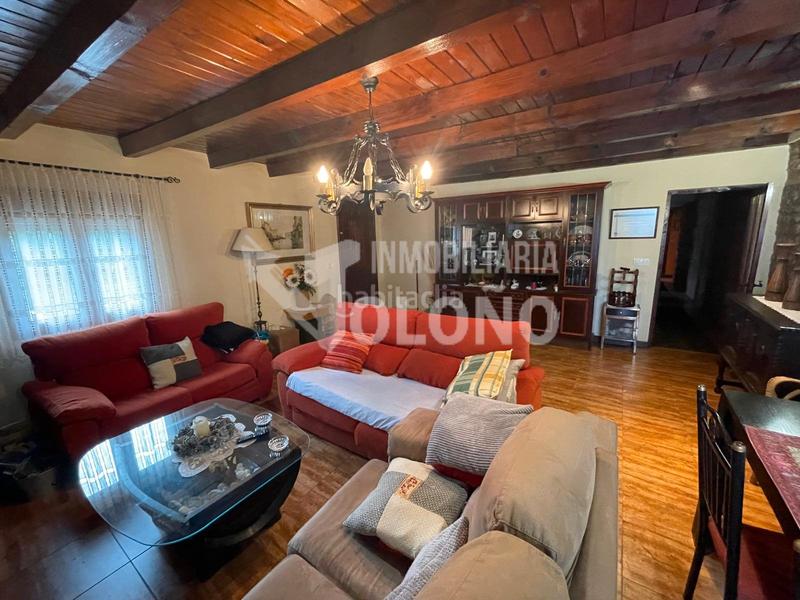 Foto d1d25078-f1eb-46a8-a91f-999cd5ea7c67. Masia amb xemeneia calefacció a Redecilla del Campo