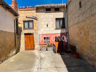 Casa a Calle huertas 20. Pequeña casa de pueblo