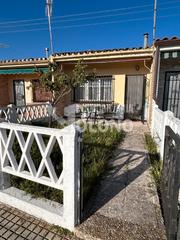 Reihenhaus in Calle san millán de la cogolla 15. Casa adosada con terraza