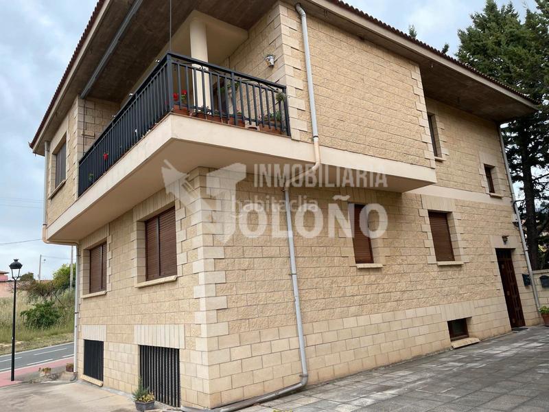 Foto 123d1d2f-259d-4f76-b049-85e6e03d0abf. Piso  con lonja y amplia terraza en Villabuena de Álava / Eskuernaga