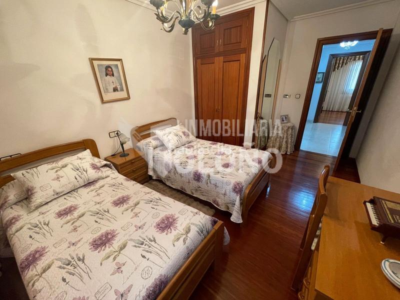 Foto 1523d4b8-1038-4a6b-8601-81fa5bad18af. Piso  con lonja y amplia terraza en Villabuena de Álava / Eskuernaga