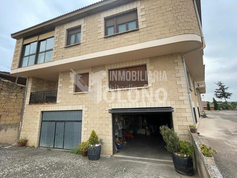 Foto 2a96d88f-f715-48cb-a852-47eb97b0fb2c. Piso  con lonja y amplia terraza en Villabuena de Álava / Eskuernaga