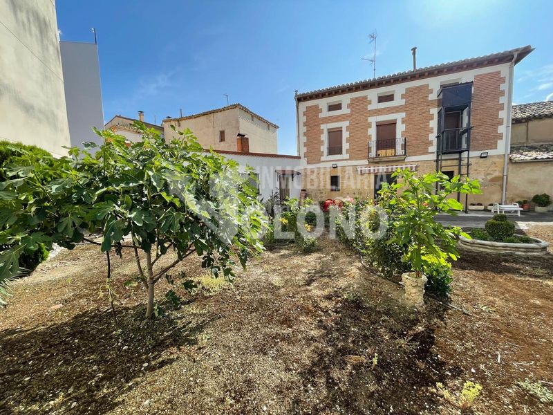 Foto 6ec5c9c0-de52-4062-9f3c-3dac8271f7f3. Casa  de piedra con terreno en Cihuri