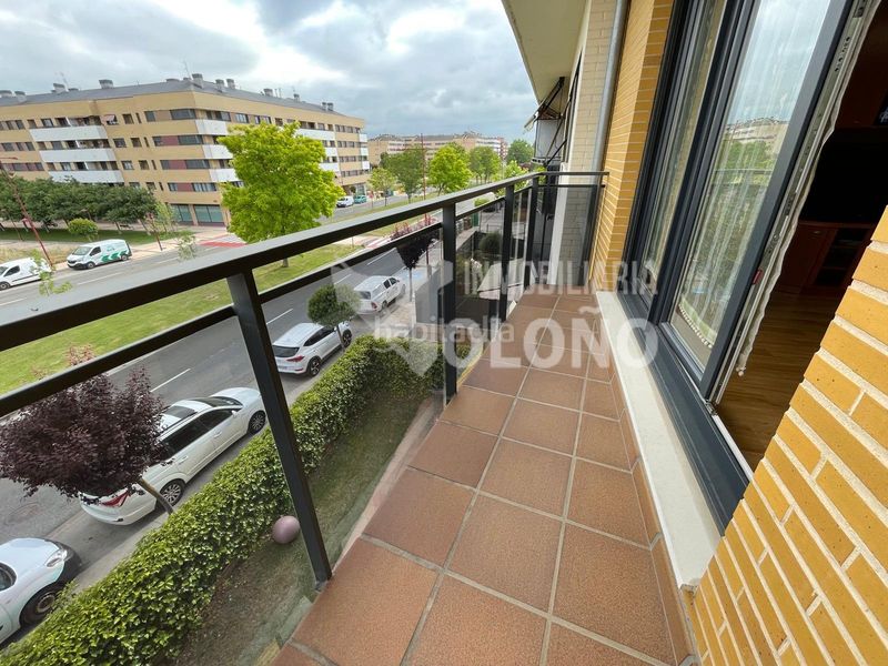 Foto e5de14fa-13a3-46fa-8885-075ef416936c. Pis amb calefacció aparcament piscina a Haro