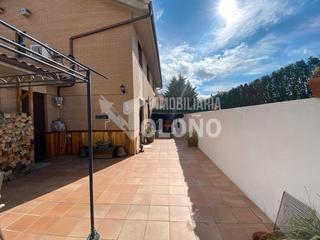 Casa adossada  Calle toloño. Chalet pareado