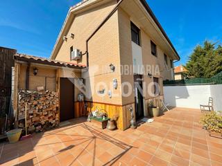 Maison jumelée  Calle toloño. Chalet pareado