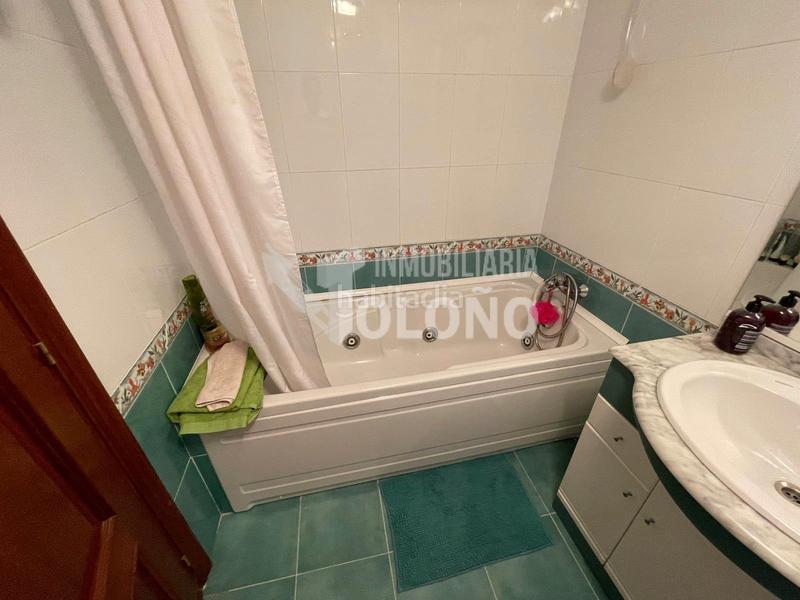 Foto 38596bd6-30bd-4f5a-ad86-12e0b6989e9b. Casa adosada en Zarratón