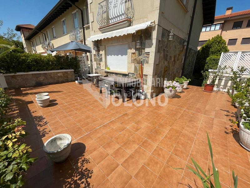 Foto 4d8d87c0-20a8-4250-9852-ad7bacbe9914. Casa adosada en Zarratón