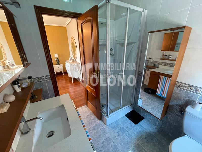 Foto 50bf84b1-5a84-4cc9-9b6b-d5e51e239776. Casa adosada en Zarratón