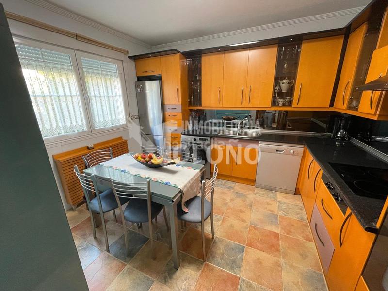 Foto a7cf537b-ccba-4fe4-bfa7-8458e65ee923. Semi detached house with heating parking in Zarratón