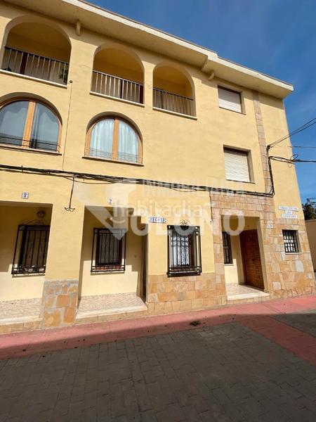 Foto 0d05bb43-ef2a-4280-bfea-0368bf58008b. Casa adosada en calle real 2 chalet en urbanización con pìscina en Cihuri