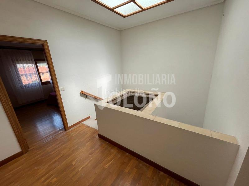 Foto ae48a221-2a02-41e9-a22d-933cafc9e2b8. Casa adosada en calle real 2 chalet en urbanización con pìscina en Cihuri