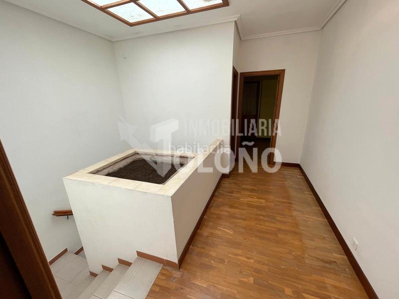 Foto c62ded19-8195-461a-aa34-c05e075e09e0. Casa adosada en calle real 2 chalet en urbanización con pìscina en Cihuri