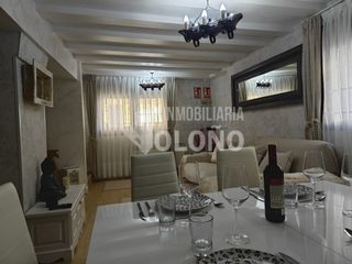 Casale in Avenida de la rioja 85. Casa de pueblo en esquina - centro del municipio