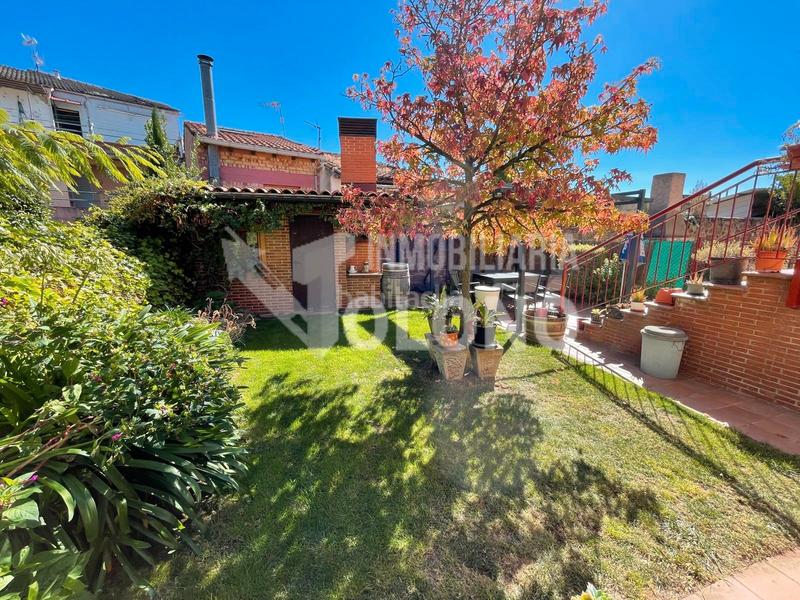 Foto adff8535-b719-46d8-af39-dcbcbb130080. Casa aparellada amb calefacció a Alesanco