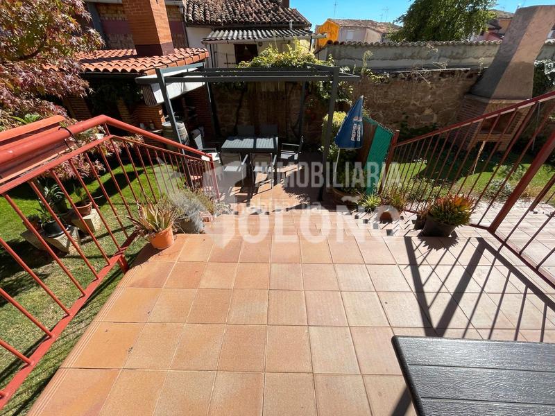 Foto f9b02e75-3ec3-49bb-95a9-cab5550b54c5. Casa aparellada amb calefacció a Alesanco