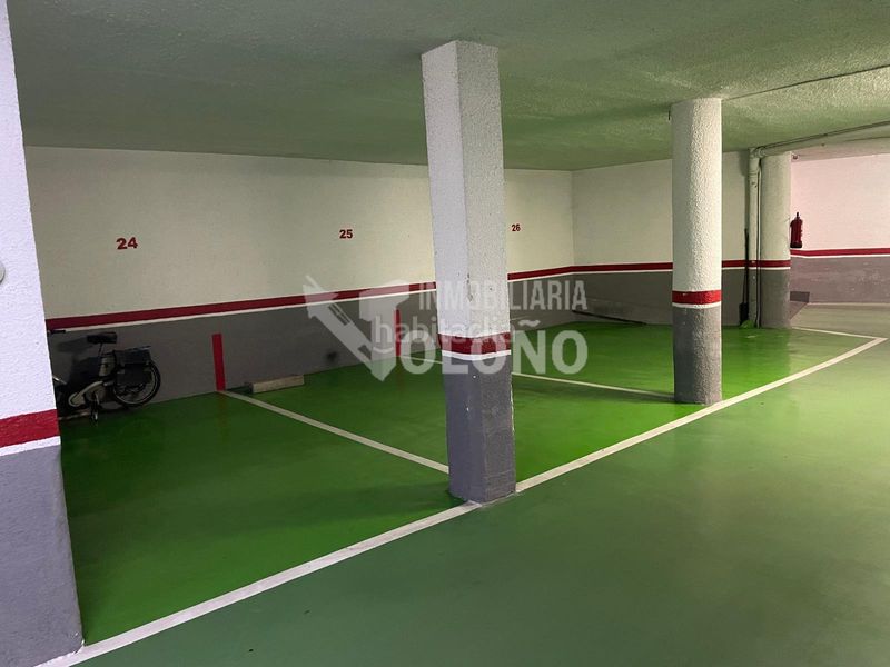 Foto 2d3ade7d-d97b-4642-9230-c66b8a56b46d. Aparcament cotxe a avenida la rioja 19 a Haro