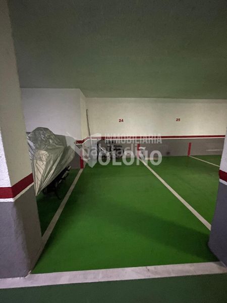 Foto d170dd6d-5d5c-45ac-8119-7a36bac5e488. Aparcament cotxe a avenida la rioja 19 a Haro