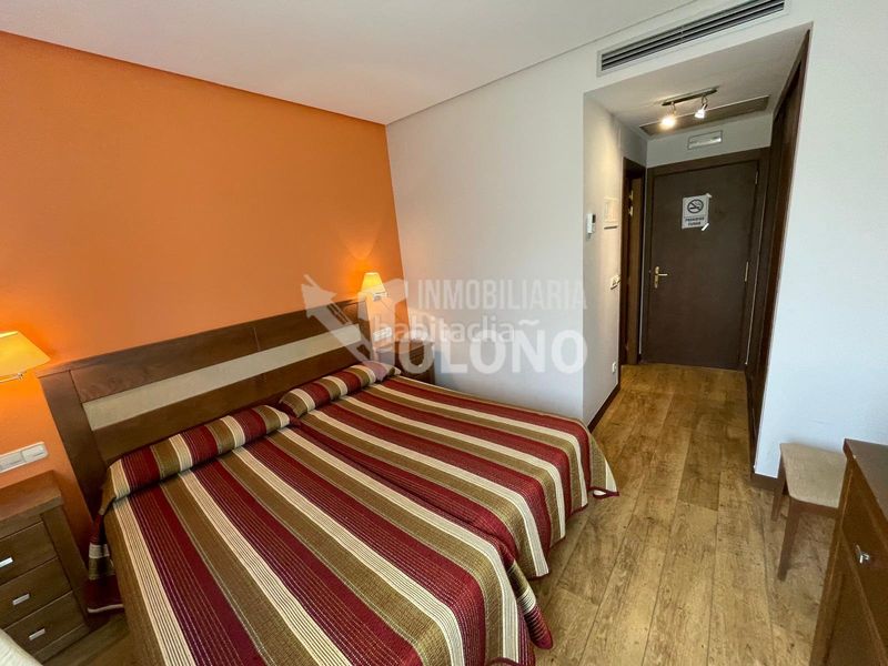 Foto 54fd9feb-0fac-4b5d-b6d8-548a95597f9c. Edificio en calle de la fuente 3 hostal en Castañares de Rioja