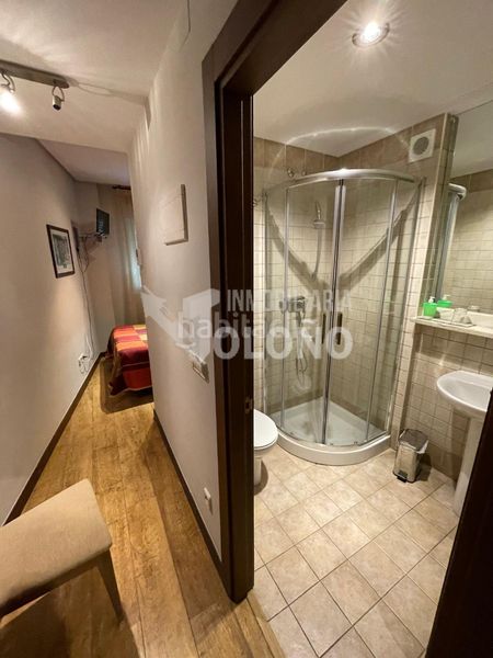 Foto 8b557142-275f-4979-9243-9e7921c76870. Edificio en calle de la fuente 3 hostal en Castañares de Rioja