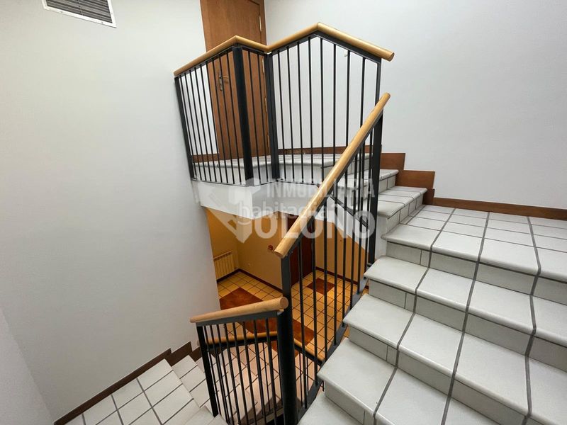 Foto cf9abfe6-eea3-4952-b4b7-90b65ad90b19. Edificio en calle de la fuente 3 hostal en Castañares de Rioja