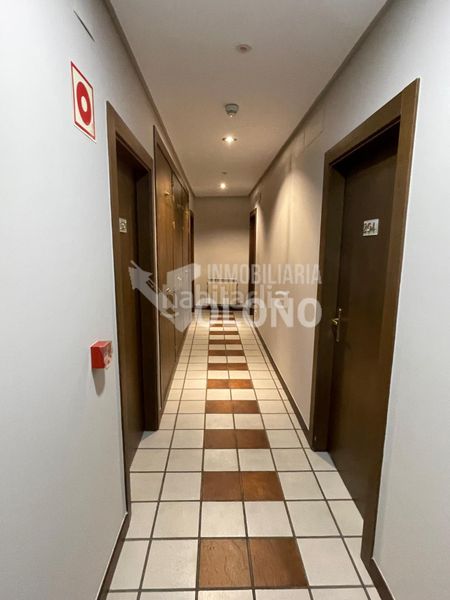 Foto db2a1d45-d227-42fe-a943-021e2e76e7d8. Edificio en calle de la fuente 3 hostal en Castañares de Rioja