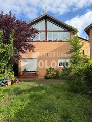 Chalet in Barrio priorato 14. Chalet individual