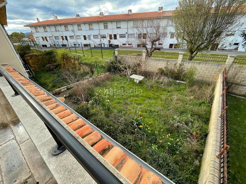 Foto bf4a79e3-8ad9-4396-9675-ffba45fdb0e0. Casa a larrazuria kalea 54 a Labastida