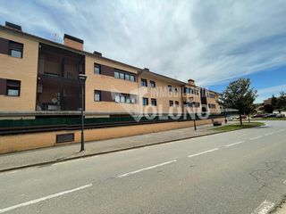 Apartament  Calle miguel villanueva 87. Apartamento todo exterior con ascensor