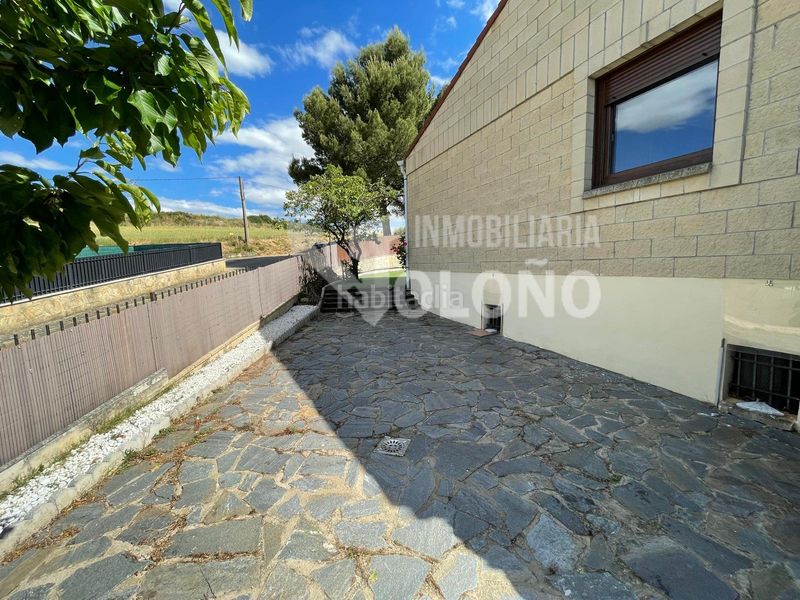 Foto 4033963a-c8c8-4d54-a55a-1a5548b7bfa9. Xalet amb xemeneia calefacció aparcament a Ollauri