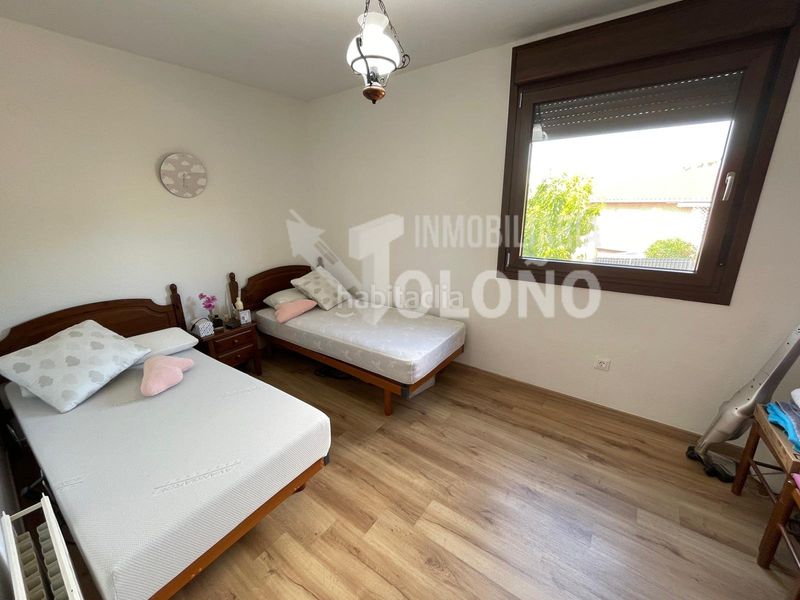 Foto cb7fc806-f6c4-4fb9-8838-a7d0f32c33cd. Xalet amb xemeneia calefacció aparcament a Ollauri