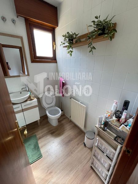 Foto ef159cc5-b4ec-43d7-babd-45ed39b3475c. Xalet amb xemeneia calefacció aparcament a Ollauri