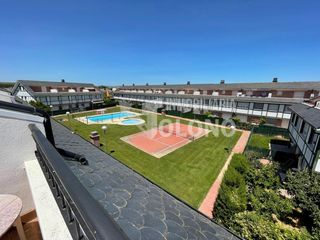Duplex  Calle las peñas 4. Duplex con amplia terraza en urbanización con piscina