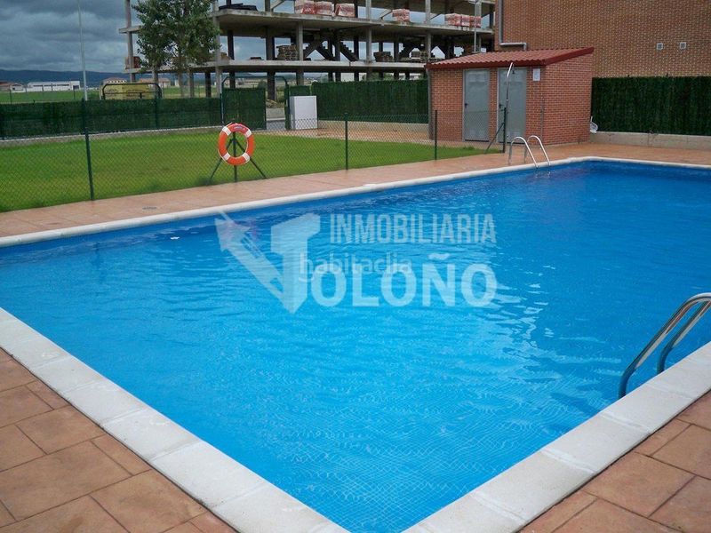 Foto 0696b55a-e890-40f7-9ca3-91c06fc62330. Dúplex amb calefacció aparcament piscina a Castañares de Rioja
