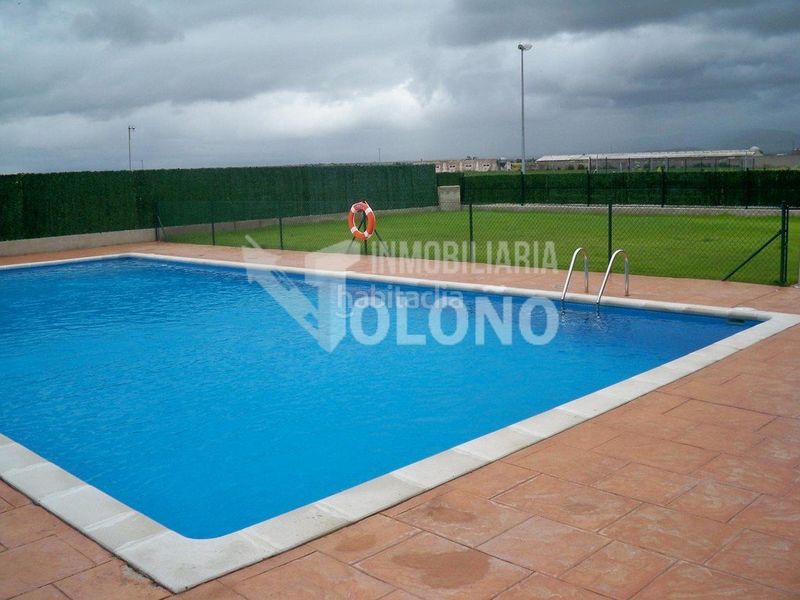 Foto 3bed757c-ac45-4fa6-a898-4bb250842d53. Dúplex amb calefacció aparcament piscina a Castañares de Rioja