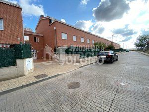 Foto 65e3e1de-406f-4c0b-b1a1-b4e4ee6f7030. Dúplex amb calefacció aparcament piscina a Castañares de Rioja