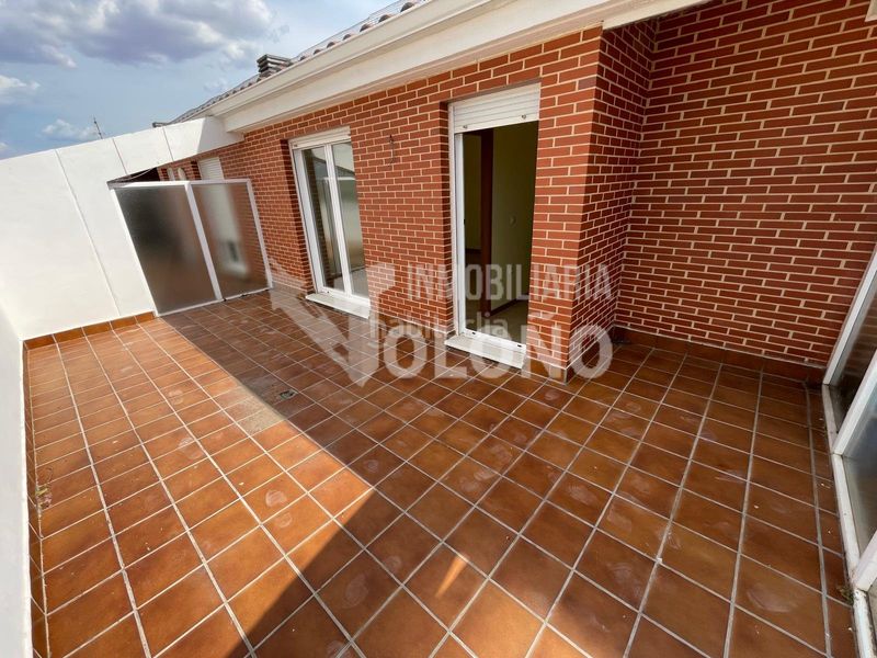 Foto c0afbc2a-1e55-472c-a3a6-868fd39fbe40. Dúplex amb calefacció aparcament piscina a Castañares de Rioja