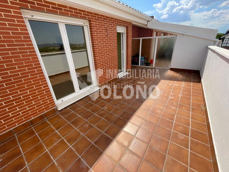 Foto ce87e664-71bb-44cd-80e5-5255f9f1d882. Dúplex amb calefacció aparcament piscina a Castañares de Rioja