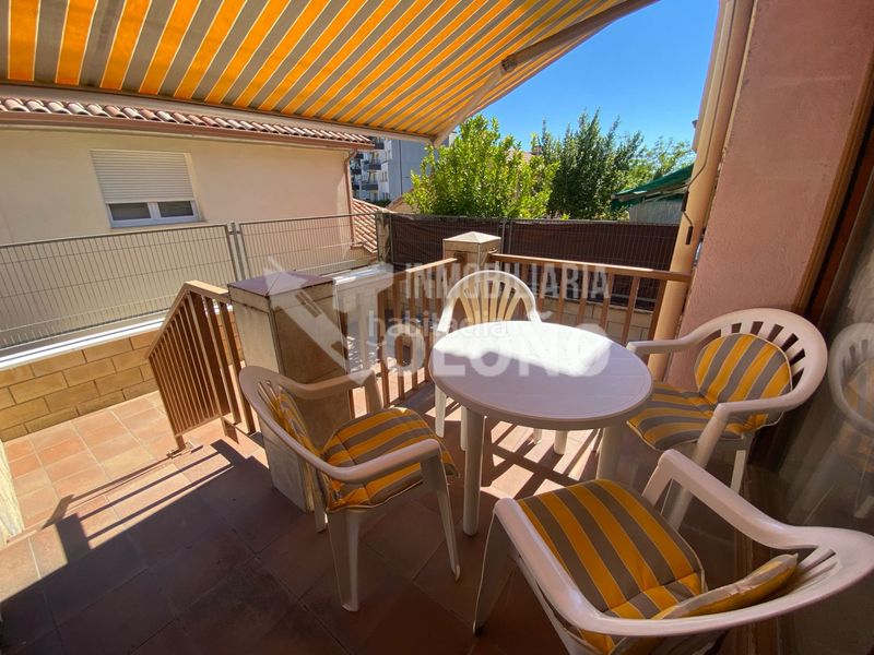 Foto b7edbb88-7f6b-4b45-aec8-7e6499d2222c. Chalet bonito chalet adosado en Labastida