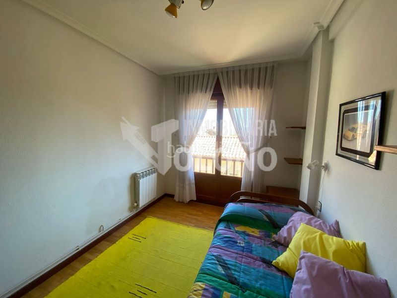 Foto c9990d97-0cb3-452b-a819-216320ae1077. Chalet bonito chalet adosado en Labastida