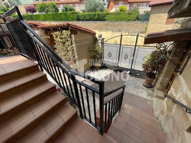 Foto b07aef65-b718-4741-b953-2e78e24974fc. Casa amb xemeneia calefacció a Labastida