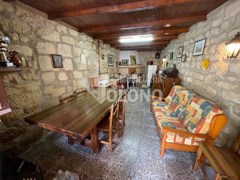 Foto c9cc8dae-ab7d-4065-8269-3980e056036d. Casa amb xemeneia calefacció a Labastida