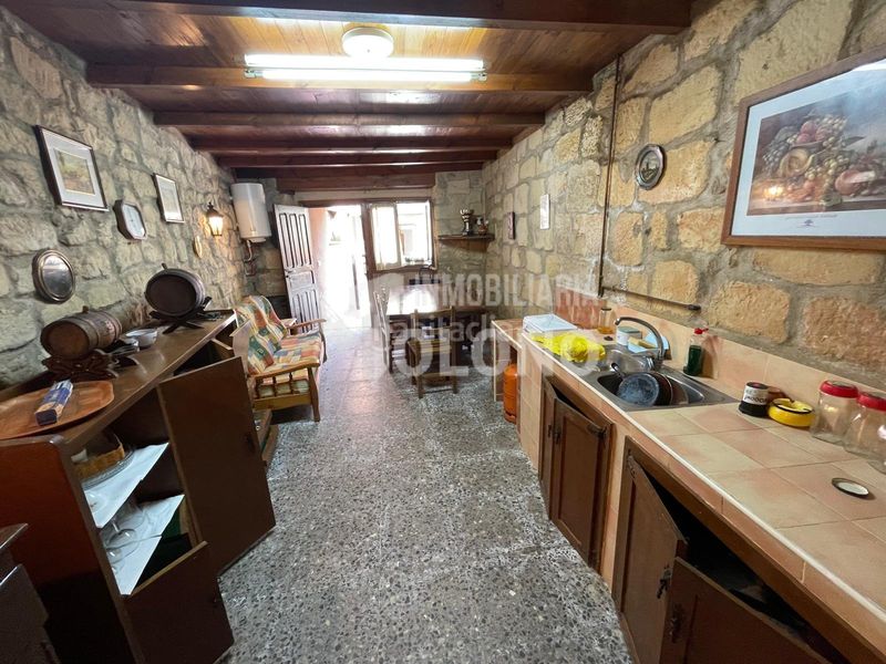 Foto d9e58a6d-c8bd-41c3-a3d4-555a2842d179. Casa amb xemeneia calefacció a Labastida