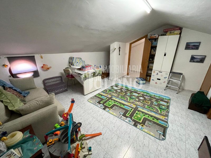 Foto 3aca3b29-e8a2-4fbe-bcbc-a6bd43b57c8a. Xalet a calle las acacias 14 a Rodezno