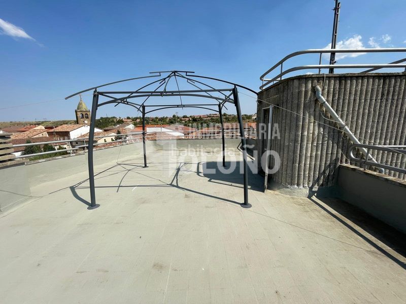 Foto a2d1f7b0-1d15-4291-b06a-816bb6442853. Casa en calle de travesía fernando salazar 24 amplia casa independiente con parcela privada y amplio garaje-txoko en Rodezno