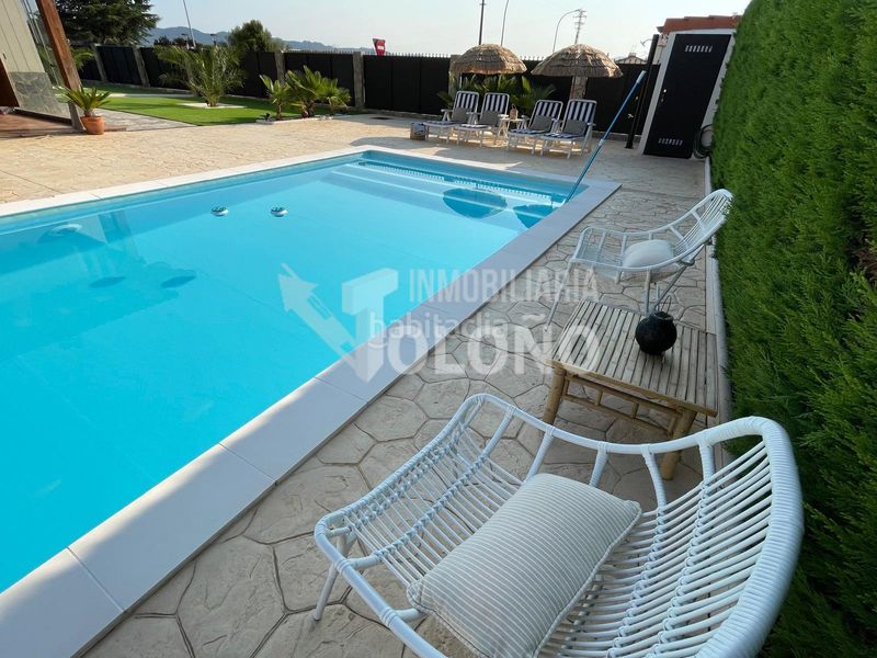 Foto 08c7875f-04e9-41ba-b571-40c4156cd462. Chalet in calle gonzalo de berceo 1 in Cuzcurrita de Río Tirón