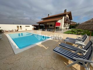 Chalet  Calle gonzalo de berceo 1. Chalet independiente en la rioja alta con piscina privada