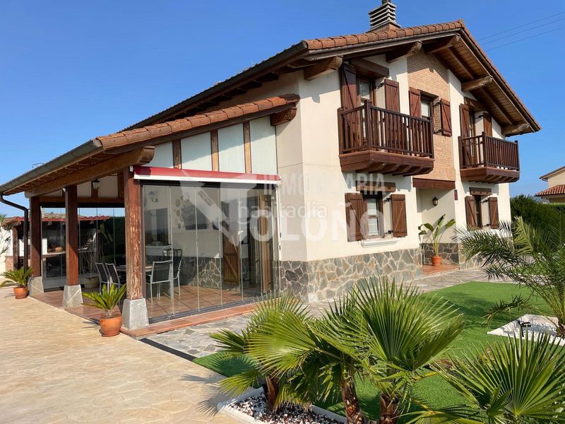 Foto a90f8b6a-1846-4105-8c38-3c09a407ccc3. Chalet in calle gonzalo de berceo 1 in Cuzcurrita de Río Tirón