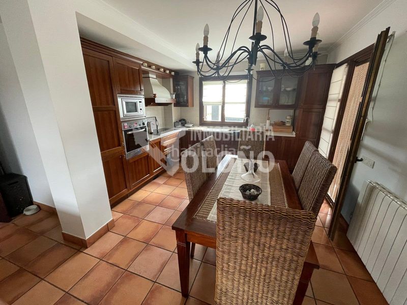 Foto b84f92e3-257c-40a4-8a41-bc4de94f9c85. Chalet in calle gonzalo de berceo 1 in Cuzcurrita de Río Tirón